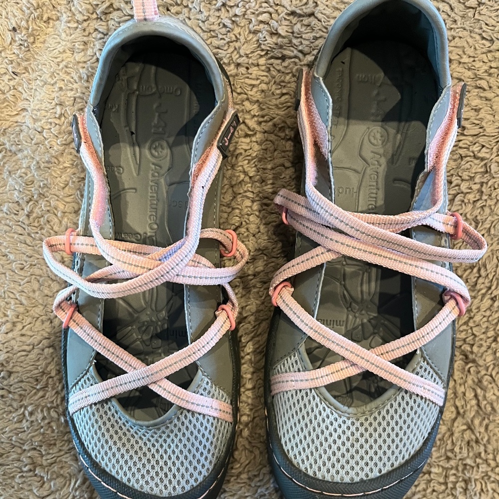 Womens Jeep pink and grey shoes size 7